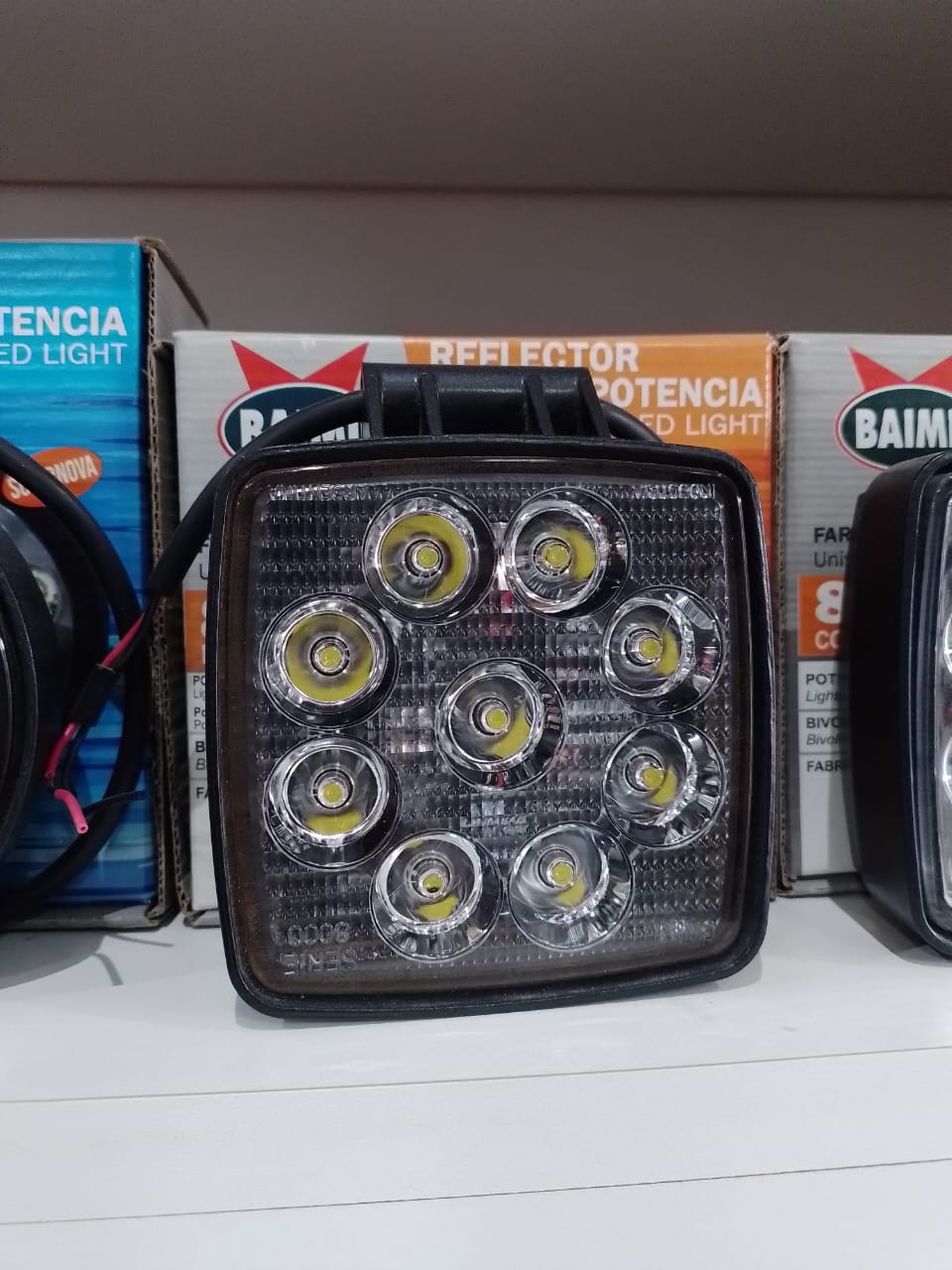 6927e4a3-5400-4b25-ba62-7365cc9489f8 FARO UNIVERSAL 103 X 103 X 43 - ALTA POTENCIA 45W - BIVOLTAJE - LUZ CONCENTRADA - Imagen 1