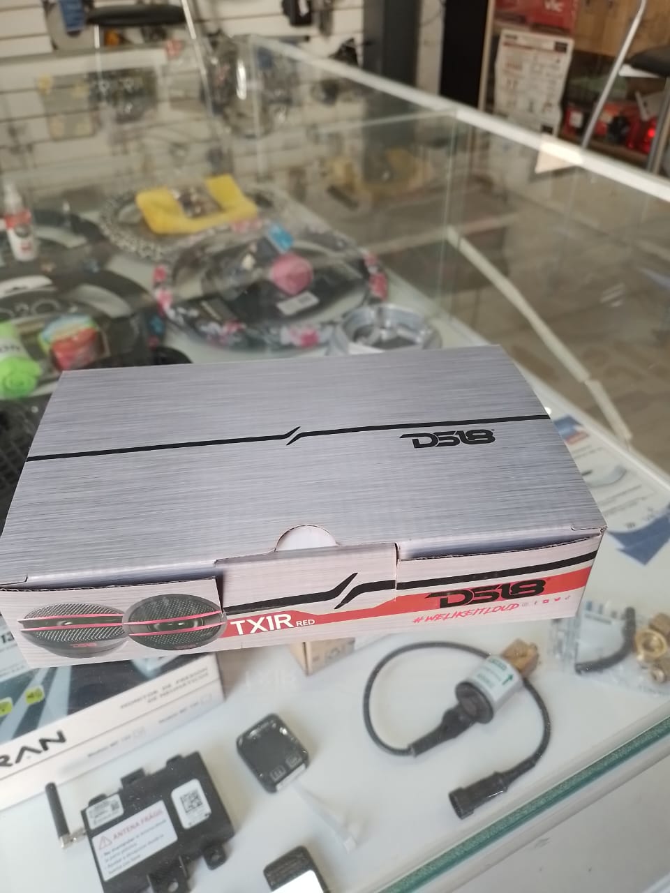 c92af235-f2c7-4c98-a72e-dac78d906b1f TWEETER DS18 , TX1R / 40hms / 88db / 50RMS / 200w / PAR - Imagen 1